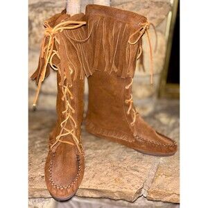 MINNETONKA Vibe Canadian 16.5” Adjustable Lace Brown Suede Fringe Boho Boots 8